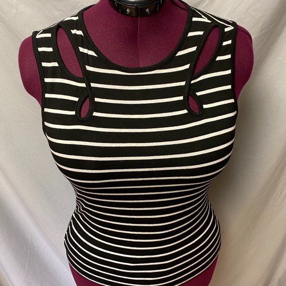 Max Studio top - Picture 5 of 6